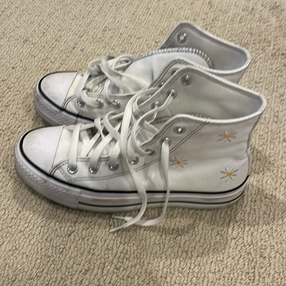 Custom converse embroidered hi tops sz 7.5